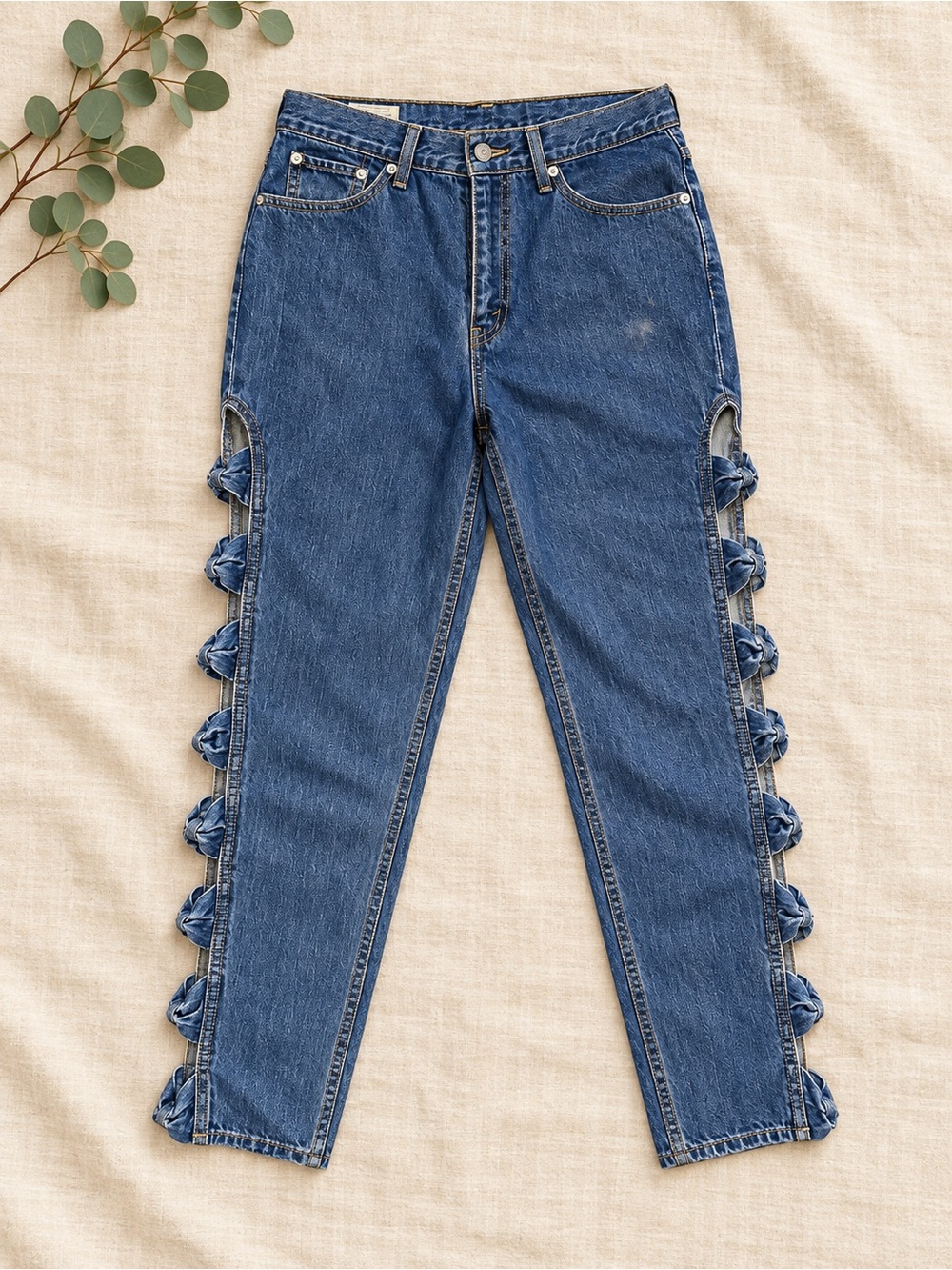 Levi’s Mom High Waist Side Bow Tie Cut Blue Jeans Size 29